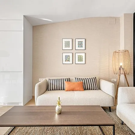 Daire Arriola Penthouse By Pineapple Homes