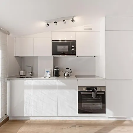 Arriola Penthouse By Pineapple Homes *