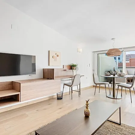 Pineapple Arriola Penthouse Apartment