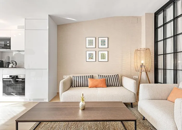 Daire Arriola Penthouse By Pineapple Homes