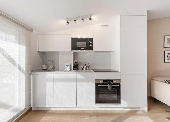 Arriola Penthouse By Pineapple Homes *